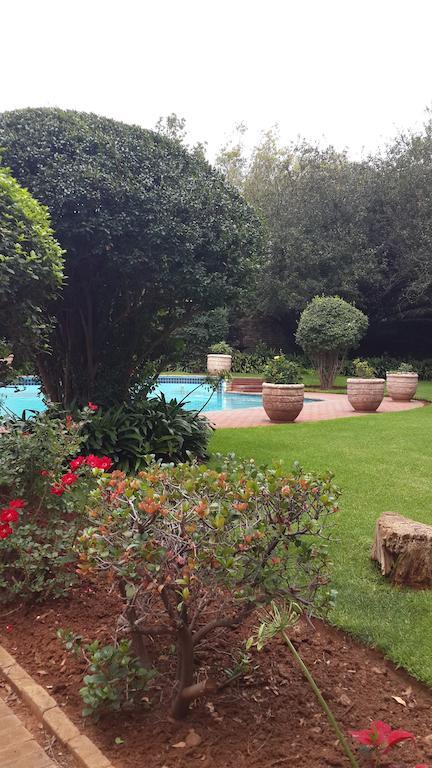 The Shakespeare Inn Vanderbijlpark Exterior foto